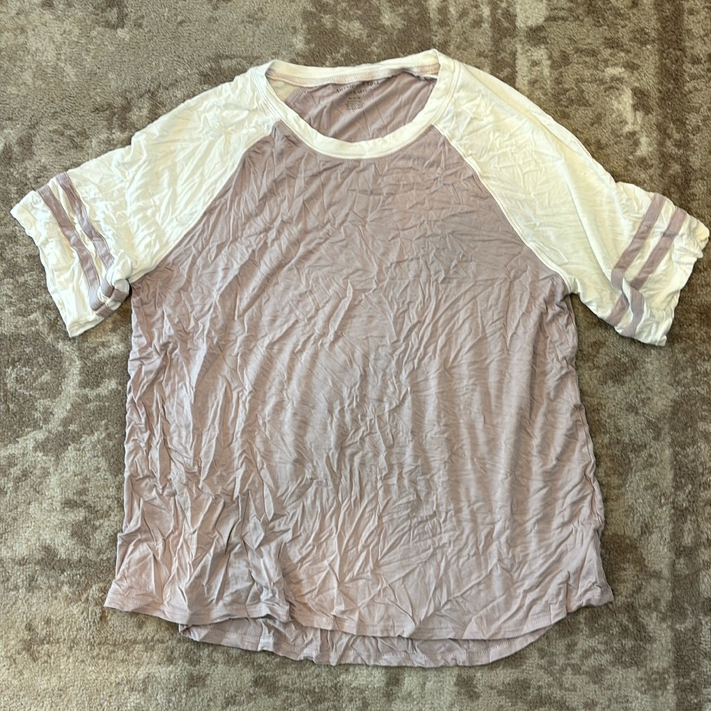 Medium American Eagle t shirt